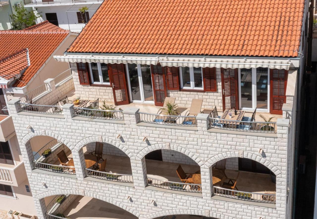 Beachfront Xxl - 2 Apartments Together - Lokva Rogoznica Eksteriør billede